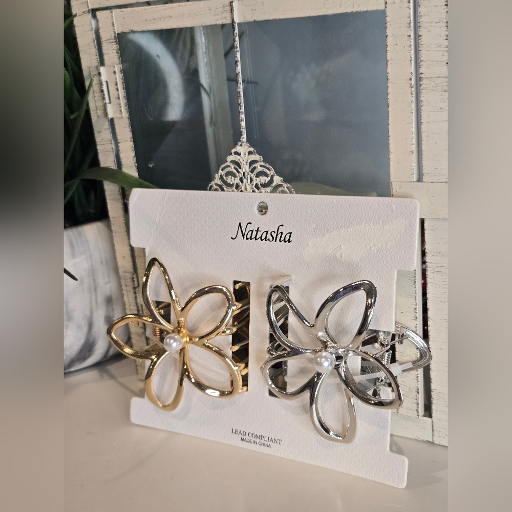 Natasha 2 Piece Flower Hairclips - Picture 3 of 3